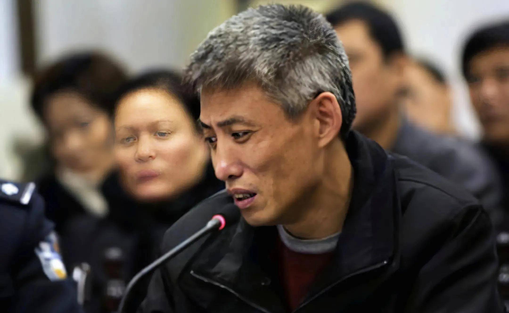 刘涌被押到殡仪馆,抬进死刑执行车,他一脸不高兴,火化费用60元_沈阳