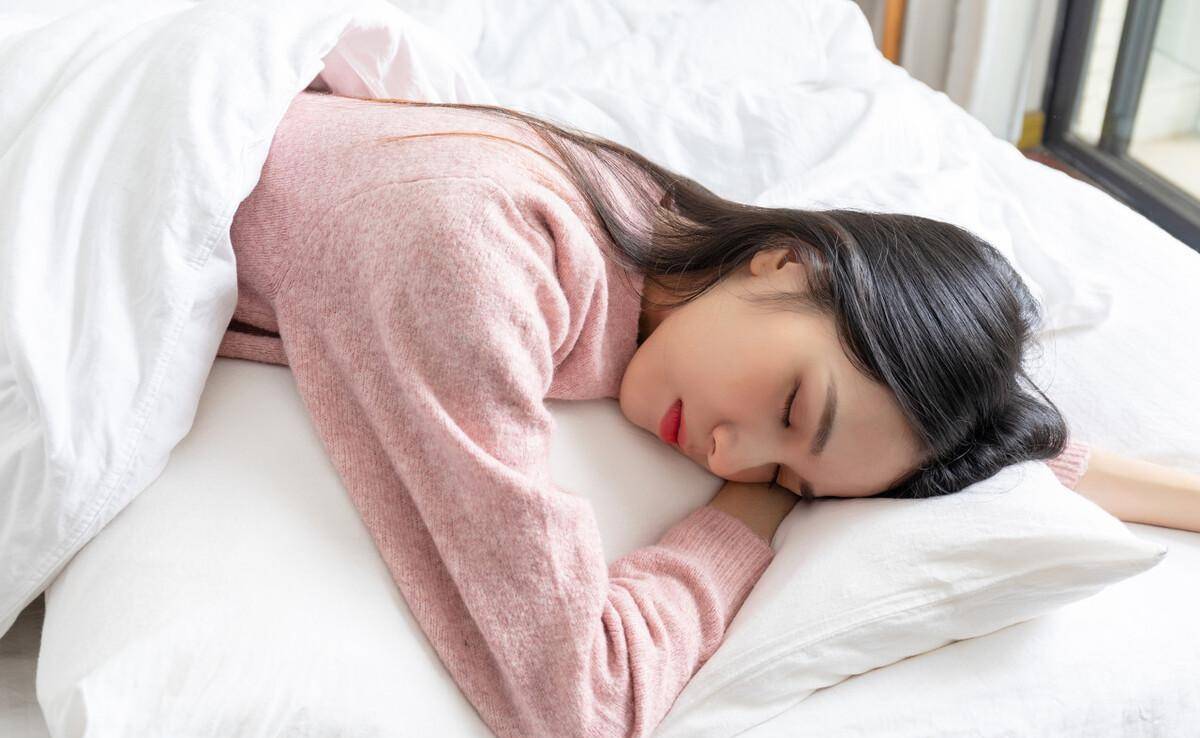 原创            失眠了怎么办？8小时睡眠论可能是错的（睡眠时间超过八小时）