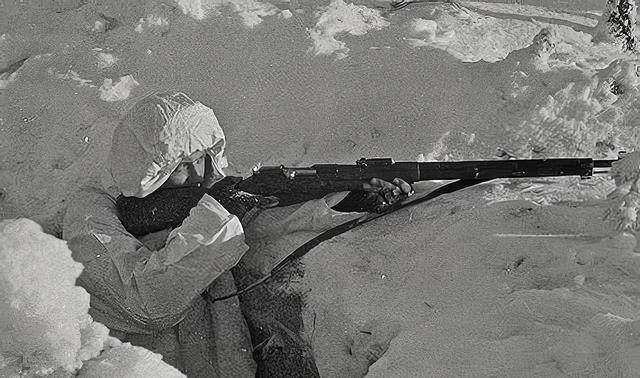 冬季战争最强狙击手,98天歼灭542名敌军,被达姆弹击中奇迹生还_西蒙