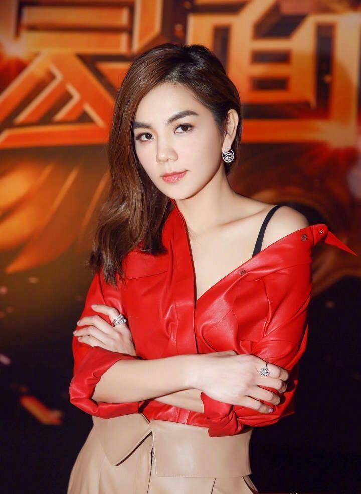 ella谈男女之事尺度好大,网友:虽然说得很隐晦但秒懂_selina_时候