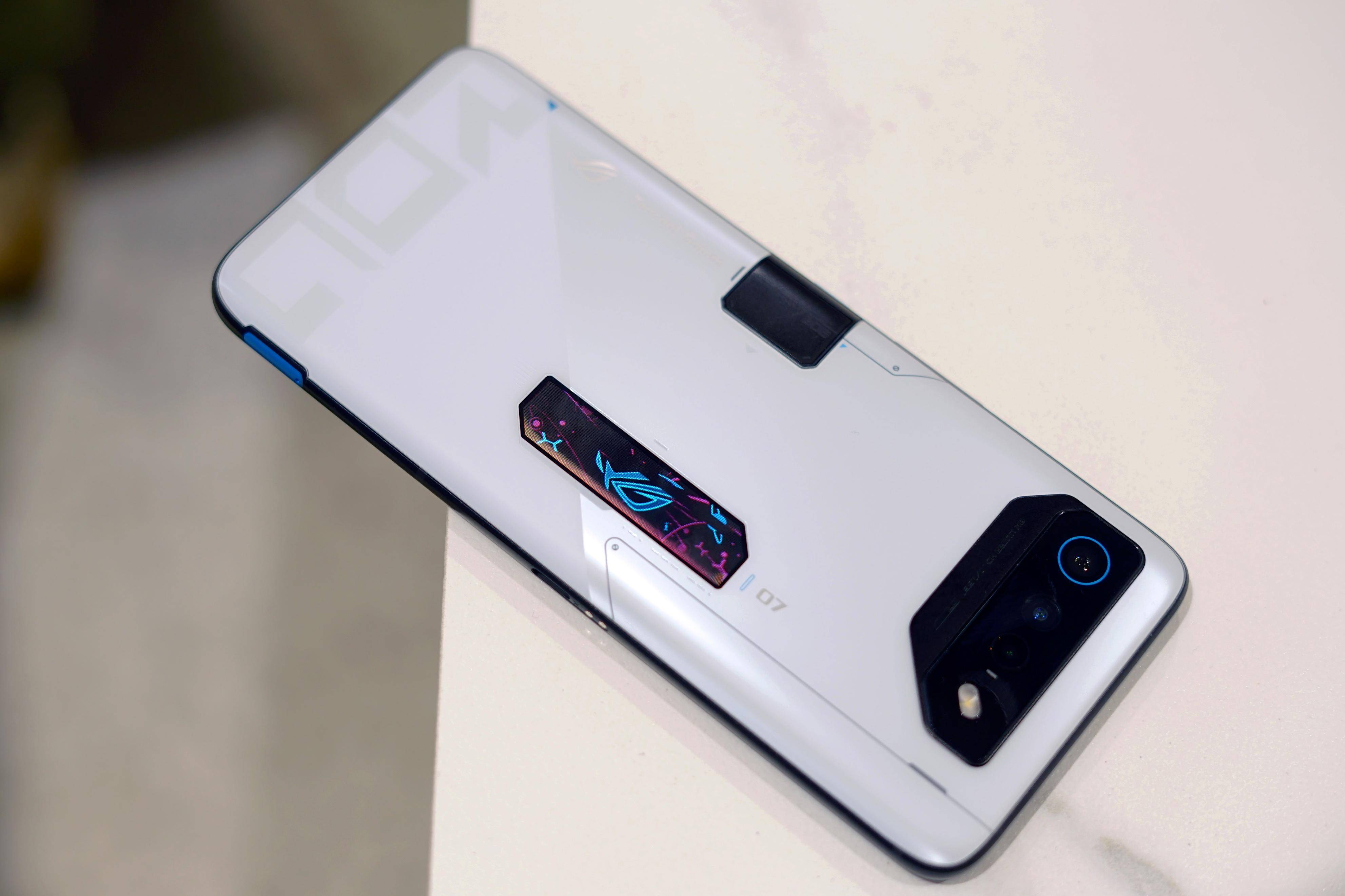 腾讯rog游戏手机7 pro评测: 手游玩家的信仰,让电竞体验快乐加倍_进行