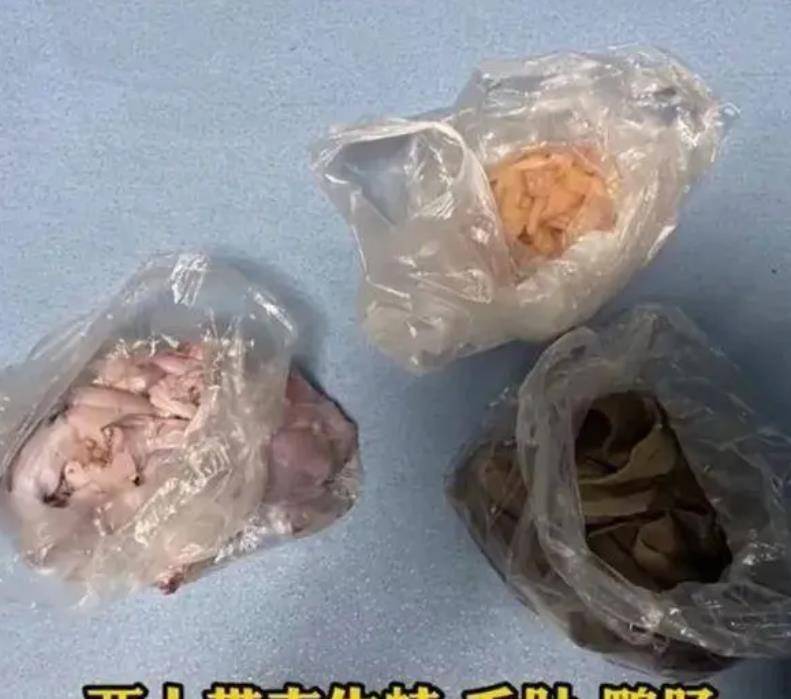 两女子吃自助餐为回本，偷偷打包400元食材被行拘（男子吃自助餐吃进医院）