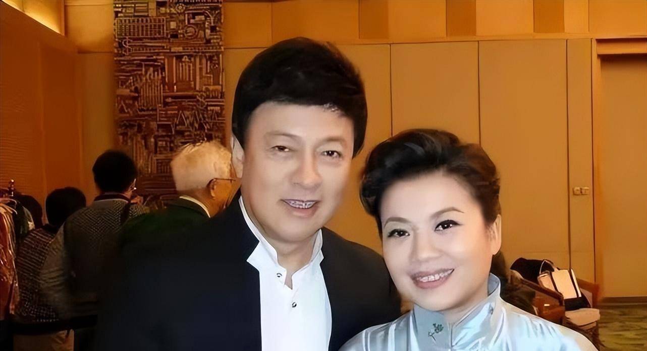 歌唱家张也:虽没结婚,但不代表没伴侣,女人一生不该只有婚姻_金铁霖
