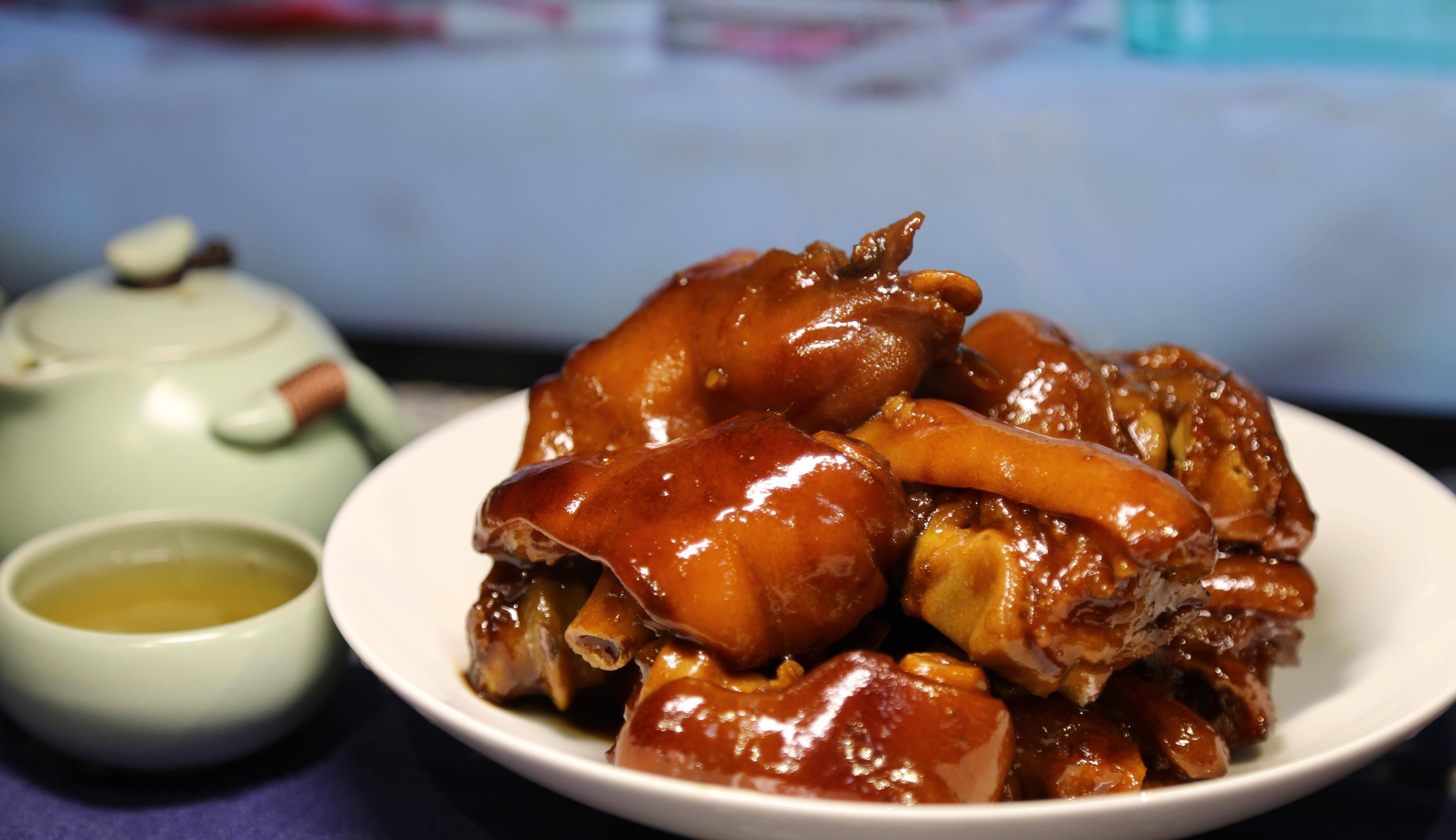 年夜饭的美味担当,财源滚滚吃鸿运发财猪手_小火_红烧猪手_颜色