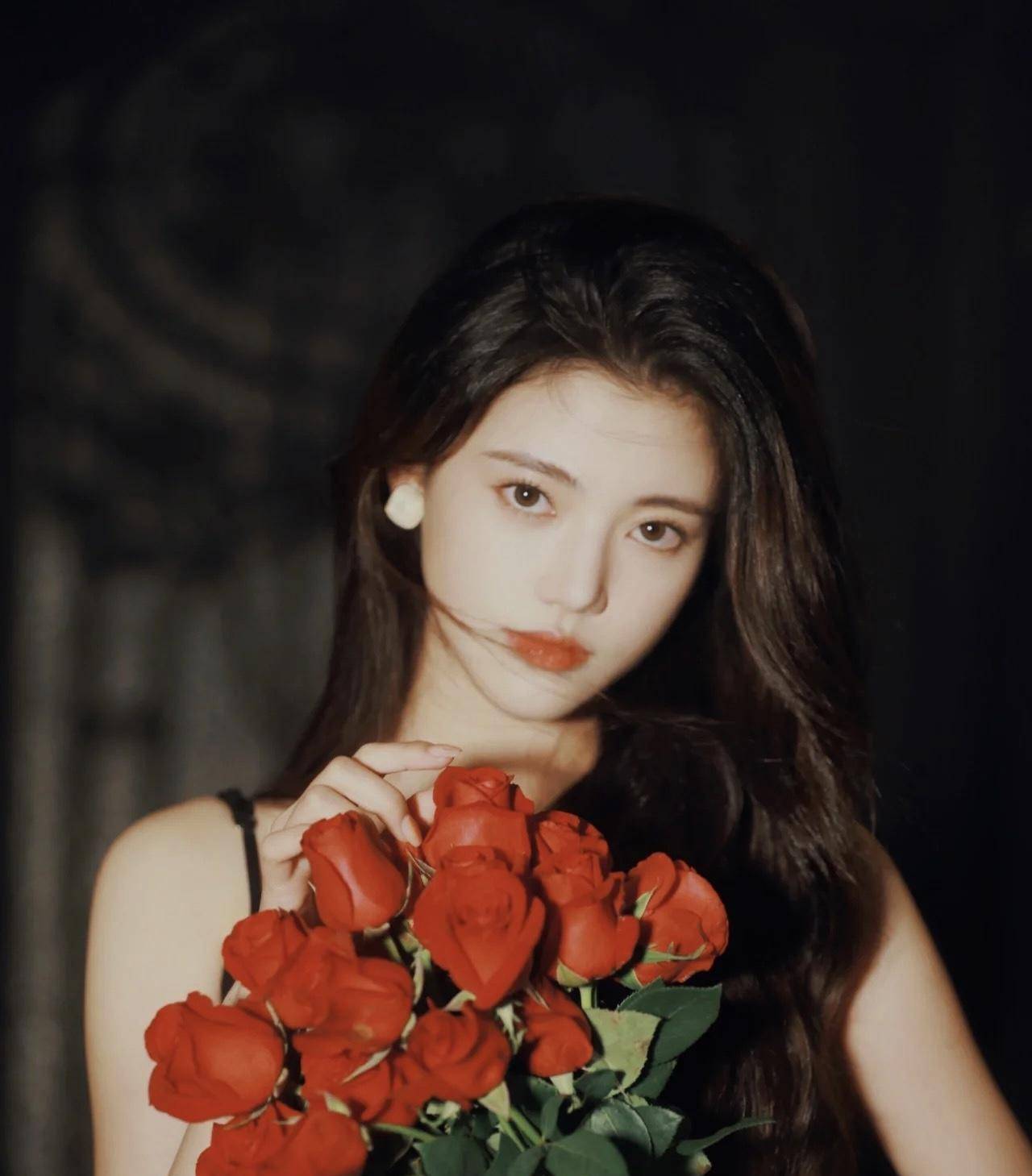 古装妆真是越看越妖娆了,陈都灵,白鹿,孙珍妮……圈里的照片真的很美