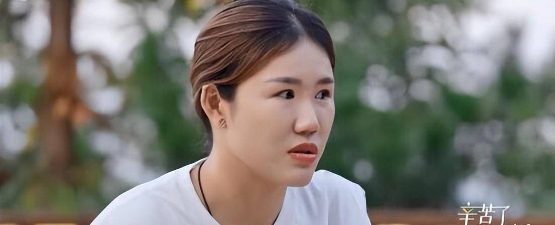 马雪雅和沈怡是女篮球员,葛林是女挖掘机手,不同的领域,她们却在做着