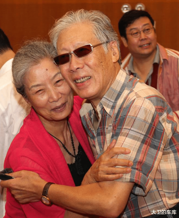 演员吕中:嫁同学恩爱一生,一双儿女事业有成,儿媳让我暖心_工作_父母