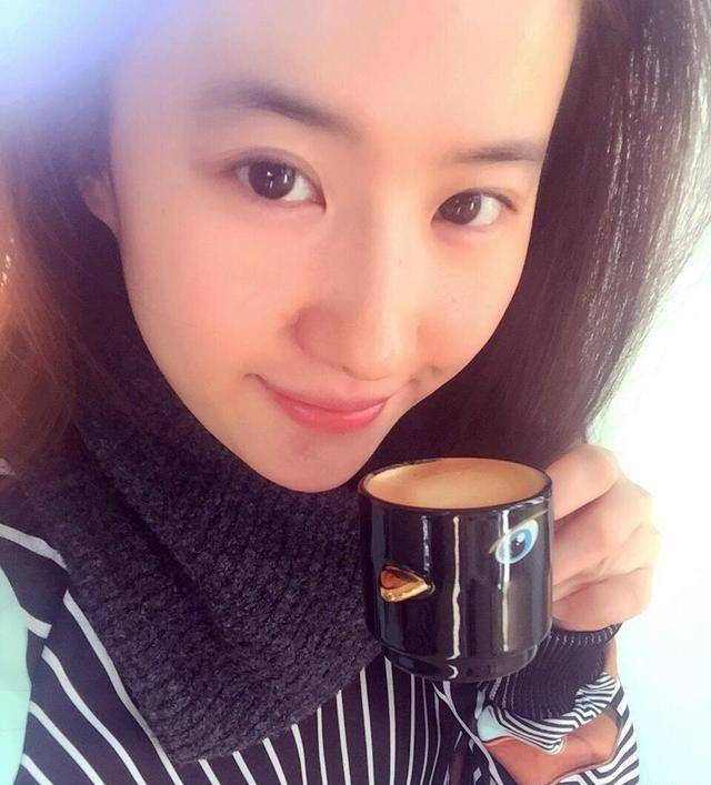 刘亦菲近照,素颜出镜,网友:很拉低颜值的啊!您认为呢?_气质_显得_淡妆