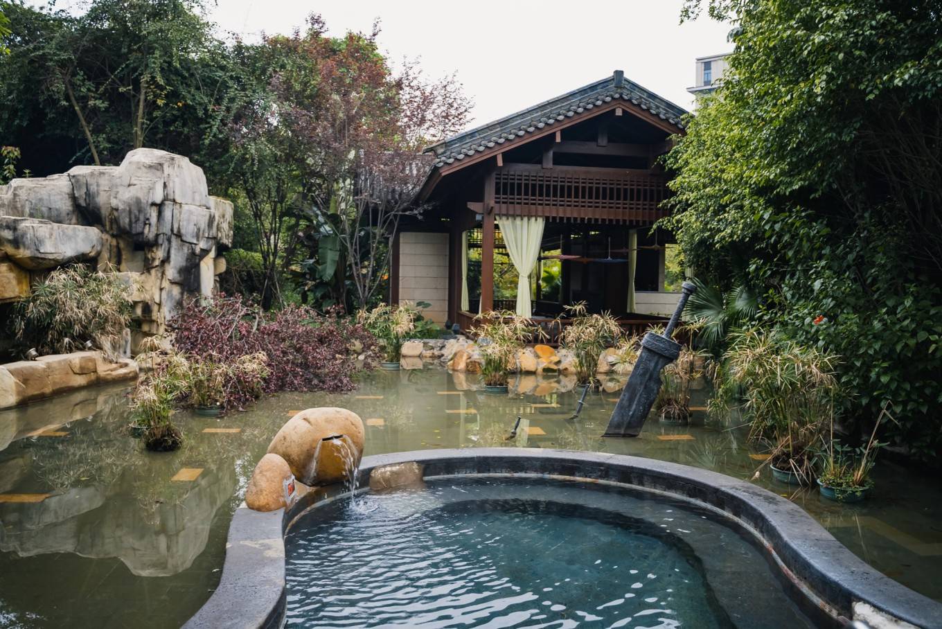 古三座泡池,南星泡池,醒春居,乐天泉…在首邑古今泉,许多泡池的命名