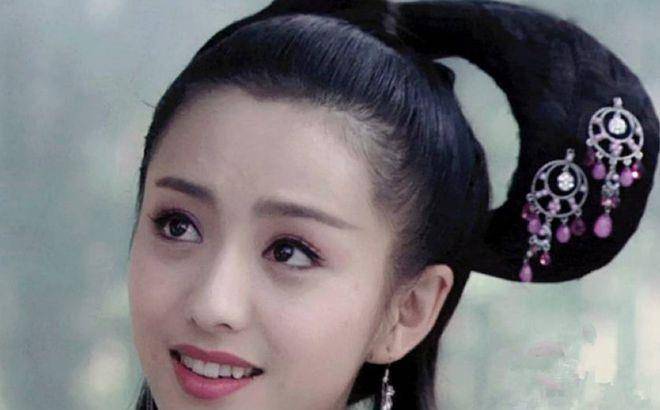 长着一颗虎牙的佟丽娅,在演艺圈中不断绽放光芒,成就更好的自己_表演