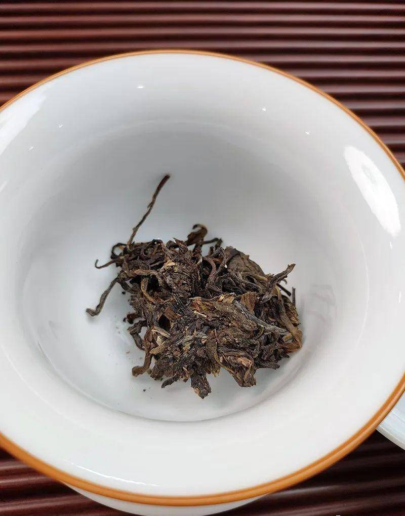 口感特点:景迈山茶的甜不同于一般茶苦后回甘的那种甜,景迈茶口感较弱