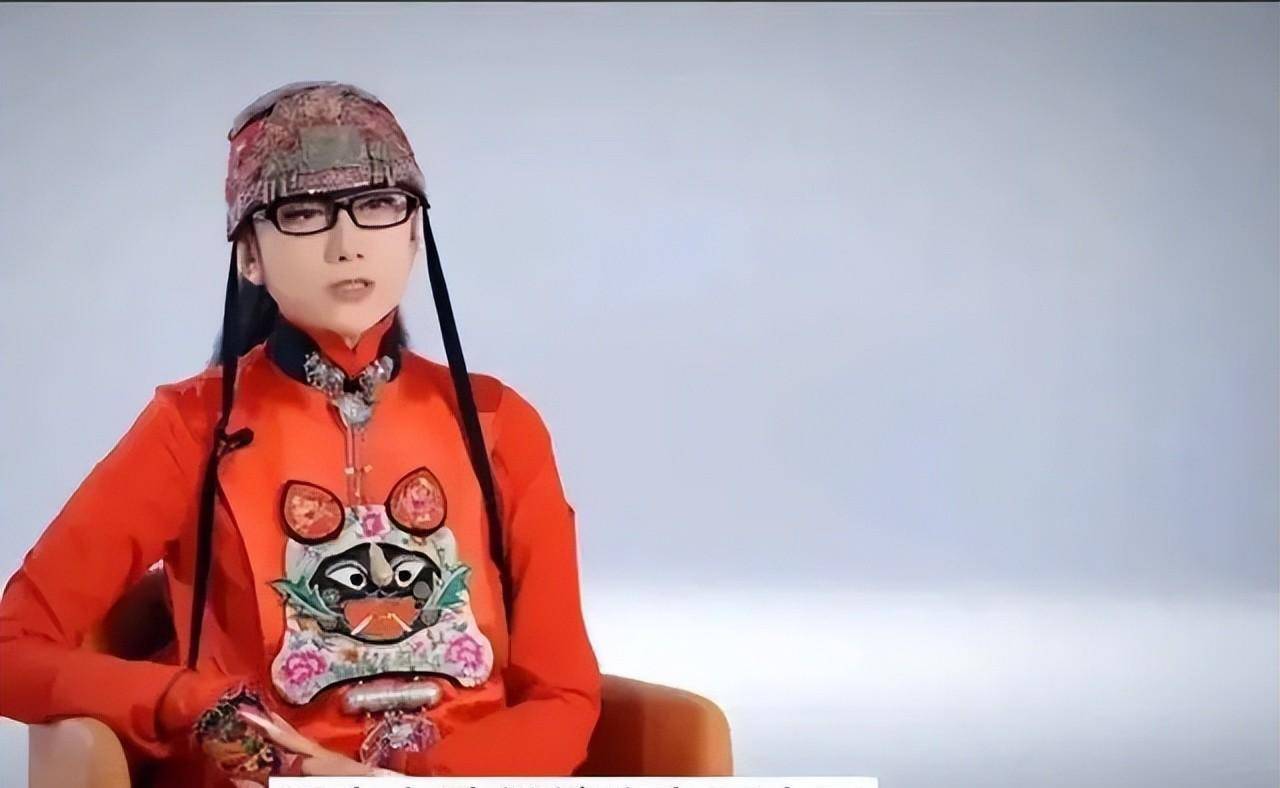 杨丽萍照片舞蹈是她的毕生梦想,为了实现梦想,她愿意放弃一切.