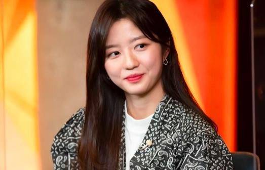 洛根与李秀莲见面后热情拥抱,露娜没伤_罗爱乔_吴云熙_cp