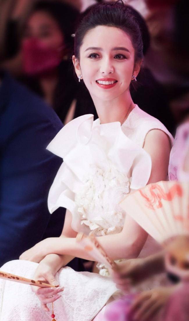 西域的原因,盘点娱乐圈西域美女,看完你就明白了_新疆_蒋欣_迪丽热巴