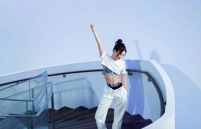 特意请来欧阳娜娜摄影师,看清成品集体沸腾了_女明星_艺术_照片