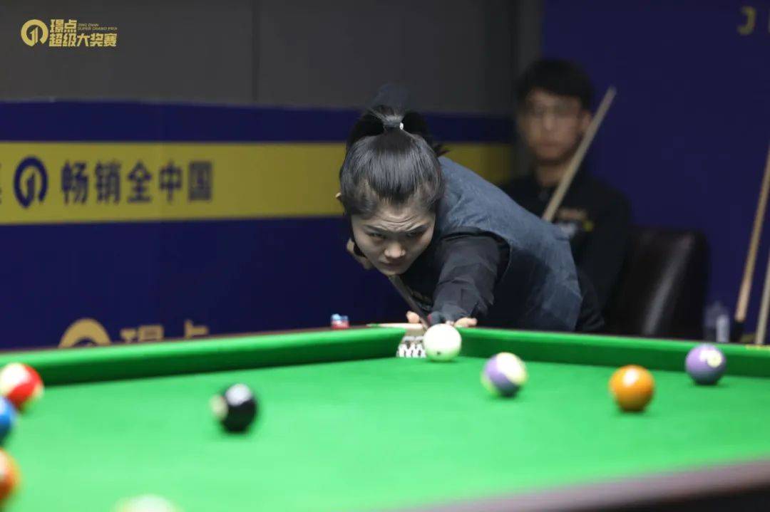 摇滚女孩张沐妍首战双赛点险胜 请假20天开启"台球少女"模式_比赛