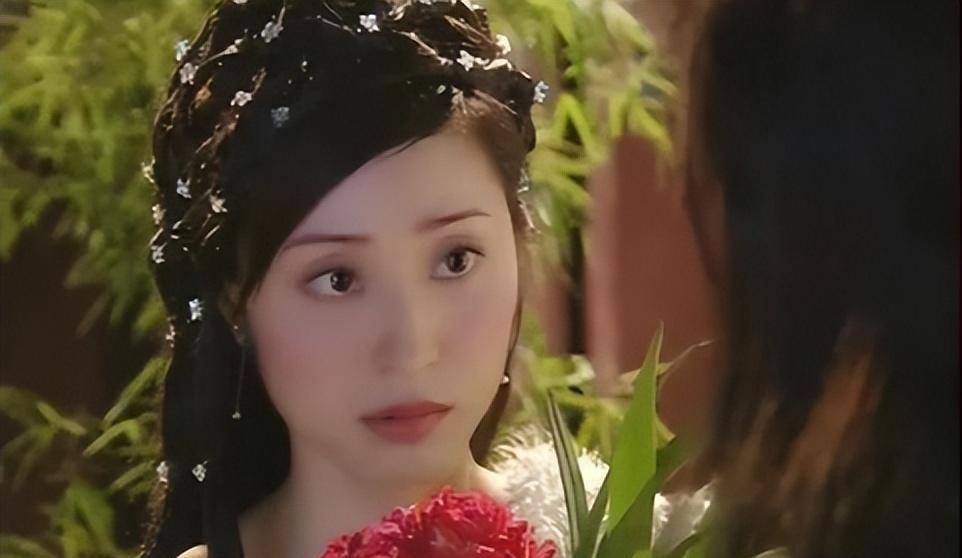 水月洞天:天雪爱了童战一生,却只能看着他和自己的替身谈恋爱_生活