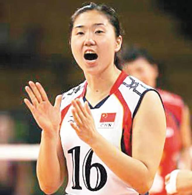 曾经盛开的花朵——回忆告别赛场的女排黄金一代队员之八_张娜_防守