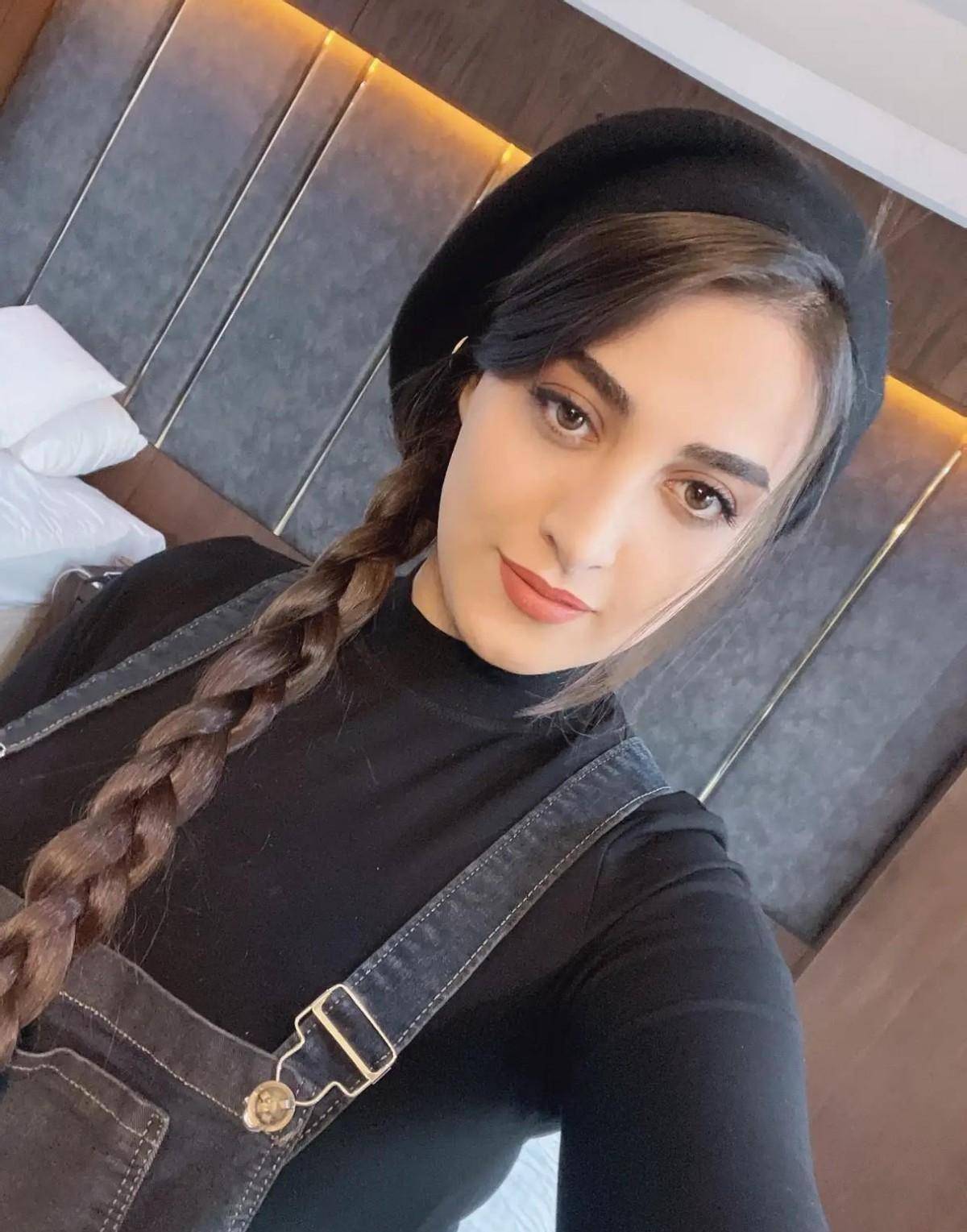 我,伊朗女孩,不戴头巾爱k歌,这里水比油贵5毛一升