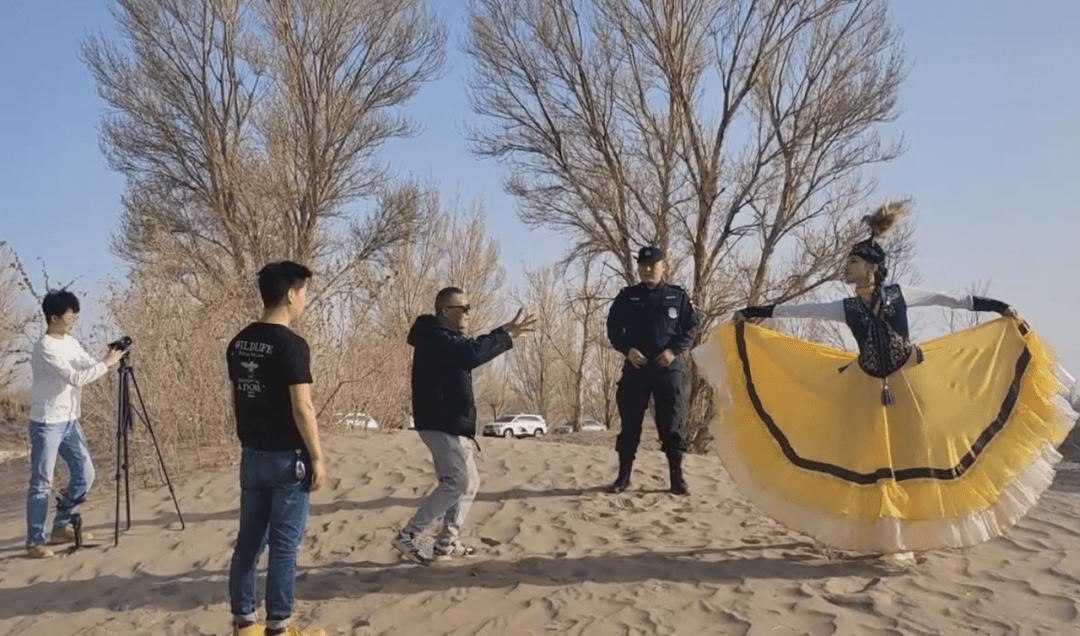 电影《我没有失踪》主题曲《你守护在不远的地方》由亮子导演亲自执笔