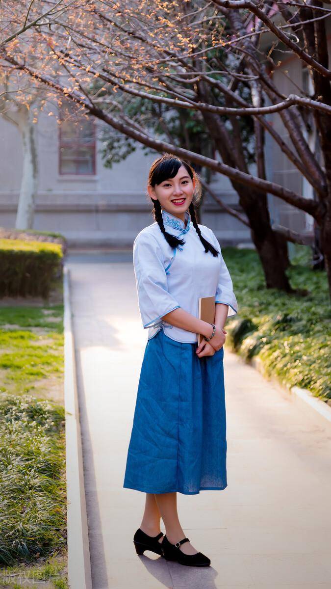 村里有个姑娘叫小芳,辫子长又长!_时尚_发型_女性