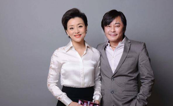 《郑达综艺》,然后自己创办了综艺节目《杨澜访谈录》《天下女人》