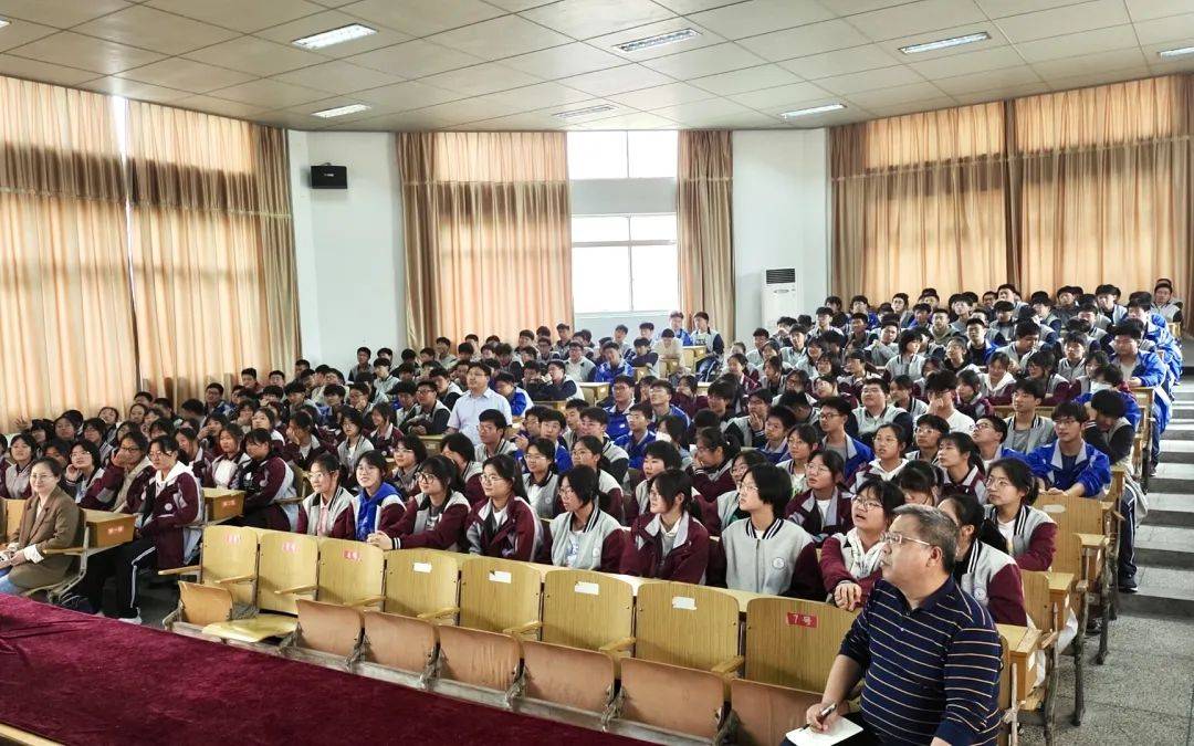 姜堰区蒋垛中学举行法纪教育报告会_禁毒_毒品_活动