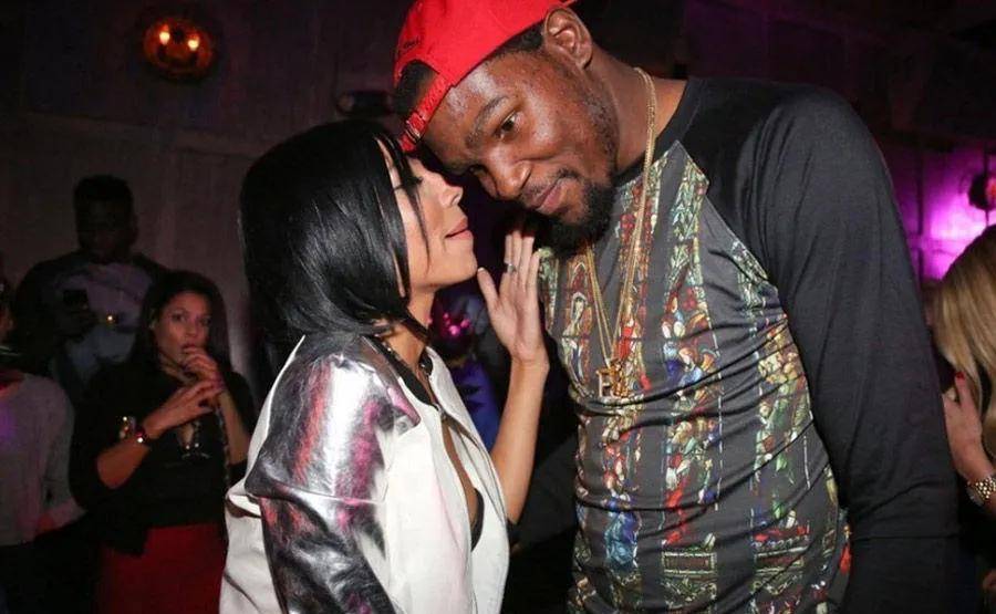 输掉比赛的杜兰特去夜店玩,赢了比赛的威少又练了一个小时_威斯布鲁克