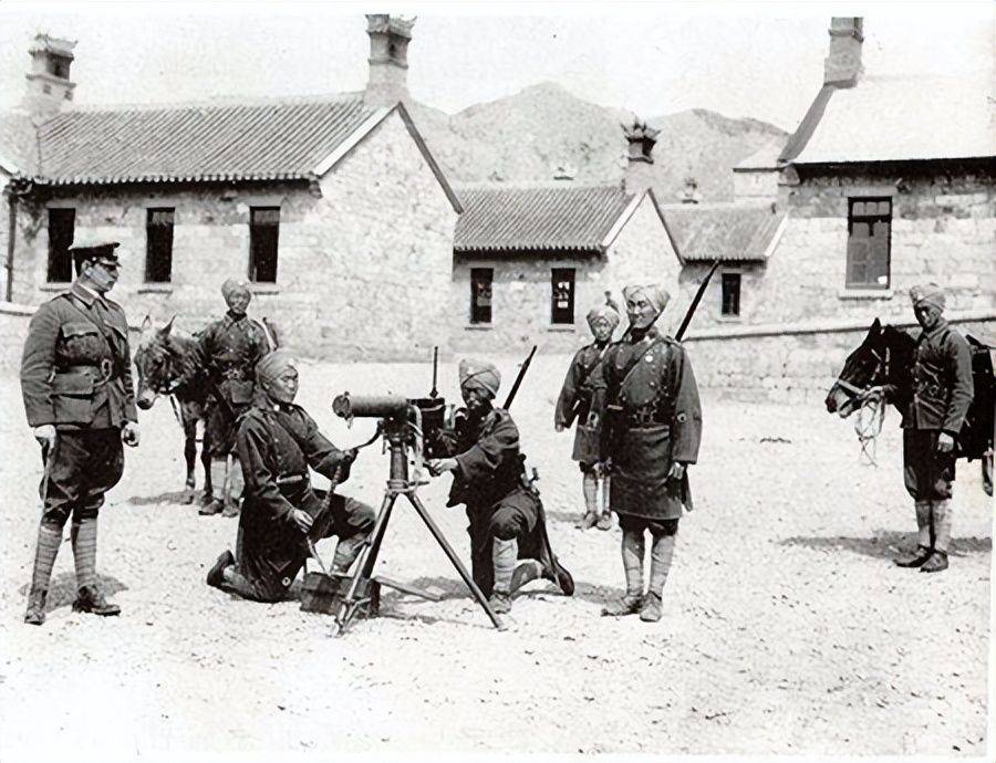 慈禧西逃,八国联军在紫禁城公然举行阅兵,阅兵队伍中还有中国人_华勇