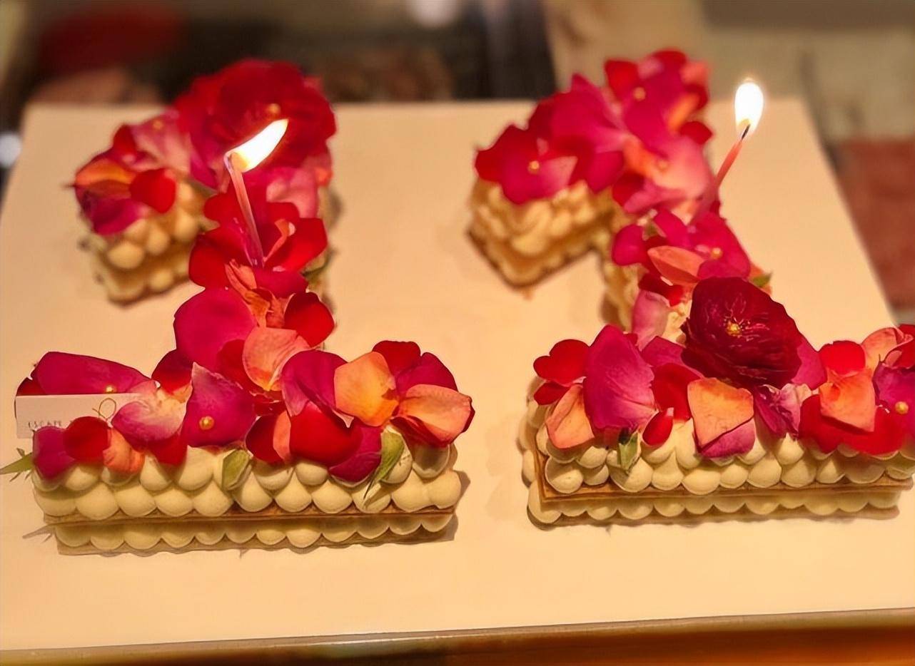 侯佩岑庆结婚12年,晒全家福示爱老公,俩儿子露正脸都是高颜值_黄伯俊_