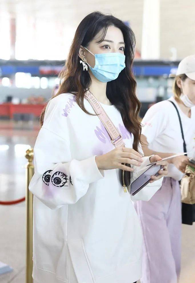 徐璐年纪轻轻居然有11年军龄?高颜值是如何造就的?