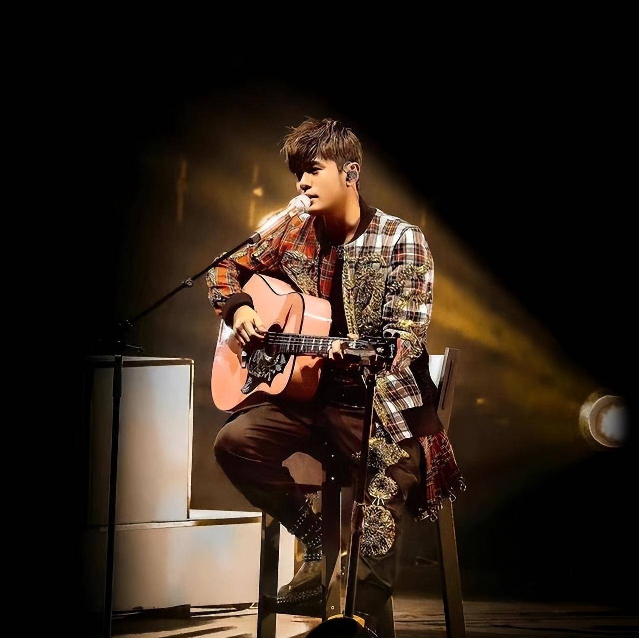 原来，周杰伦在新加坡赌场输了1亿新台币，赏金只有3000万新台币_搜狐网