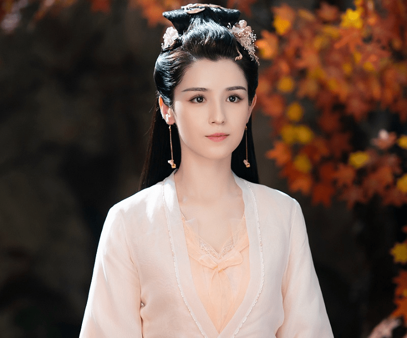 我却被女配角颜值吸引,周冬雨要有压力啦_千古_长相_扮相