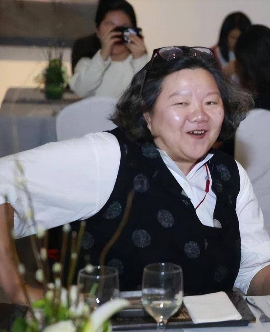 陈凯歌前妻洪晃:豪言女人睡够五个男人才够本,如今已有4段婚姻_丈夫