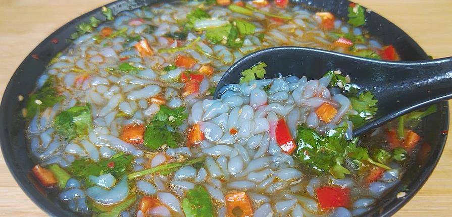 1碗淀粉,6碗水,教你秘制"漏鱼"的做法,滑嫩爽口