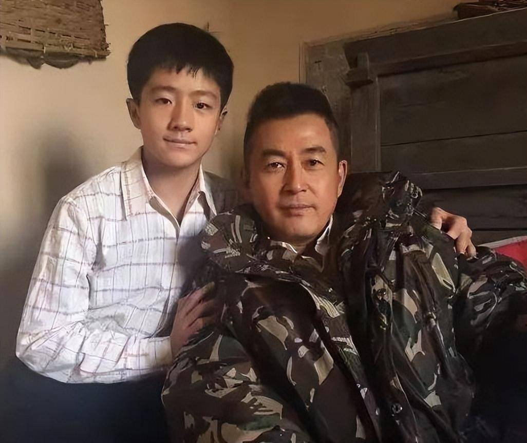 王志飞与张歆艺单方面分手,转身娶小15岁妻子张定涵,今生活美满_演出