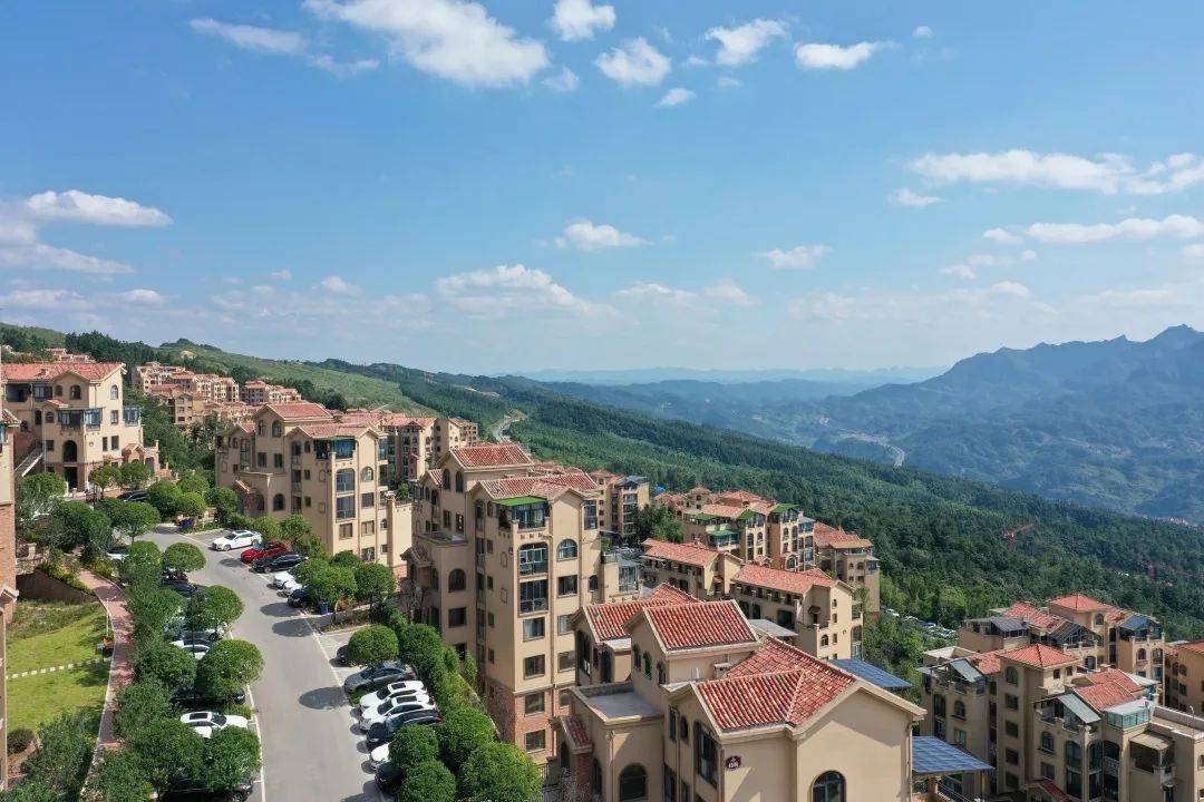 江津东胜凤凰山巅"风水宝地"金兰凤凰国际避暑房,夏天22°凉快_度假区