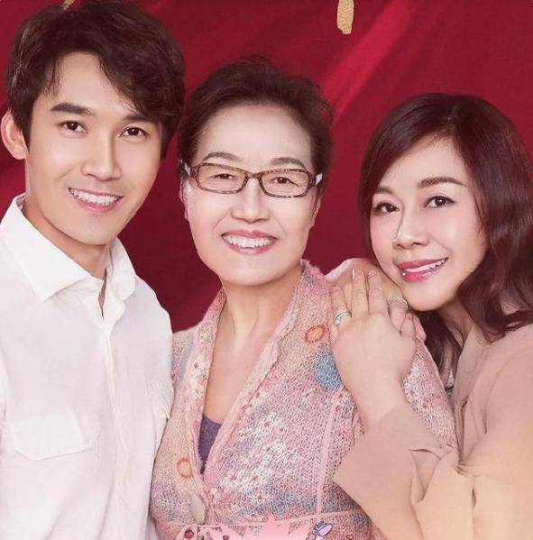 婆婆年纪都70岁,在节目里面,被儿子张铎曝料:"妈妈应该是上了节目之后