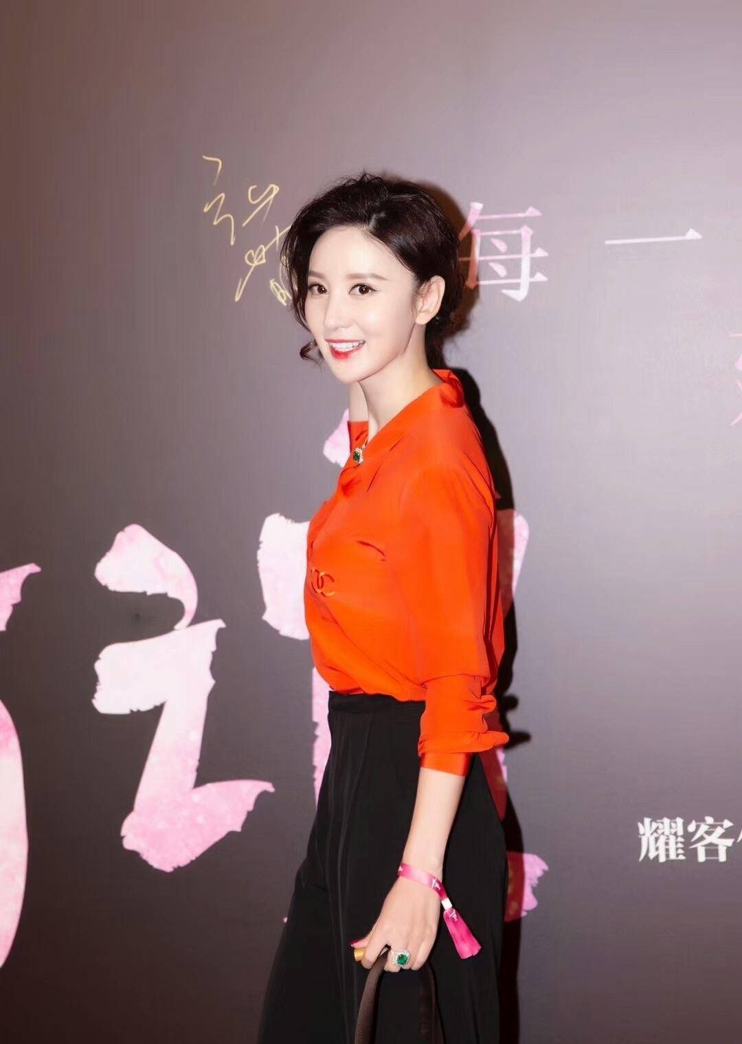 《安家》张乘乘虽然渣到极致,但她的小裙子也是真的好看_造型_张萌