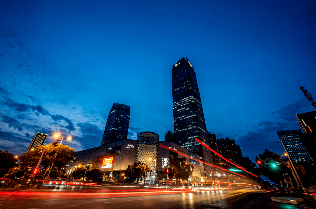 华润万象城,蜀山万象汇今年被评为商务部2022年"绿色商场"创建单位.