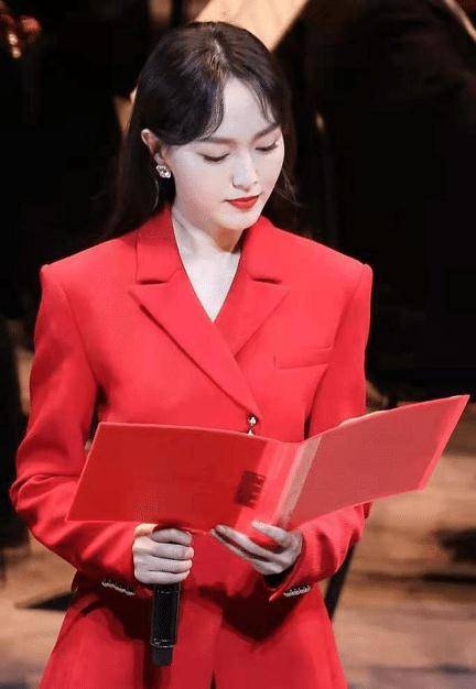 女明星_红色_衣服