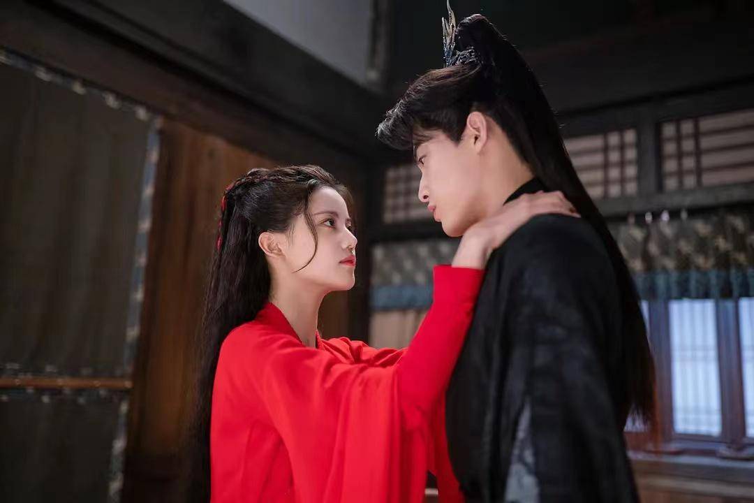 《长月烬明》的结尾说翩然和叶清宇是be夫妻.