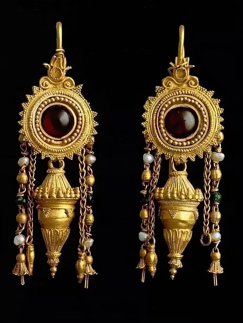 古罗马的头饰纹样,为现代的时尚领域带来了多少新元素?