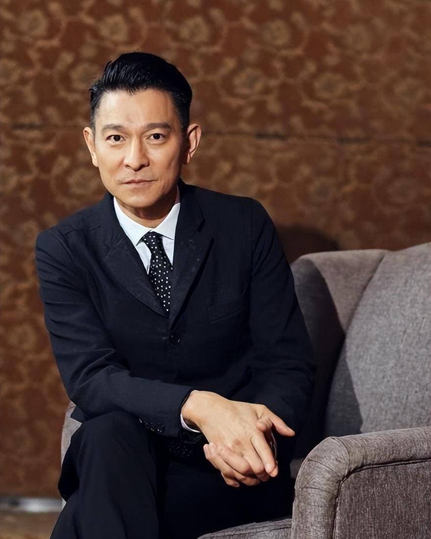 她与刘德华相伴25年,41岁仍单身,她看着他嫁给别人_赖文慧_伴舞_舞台