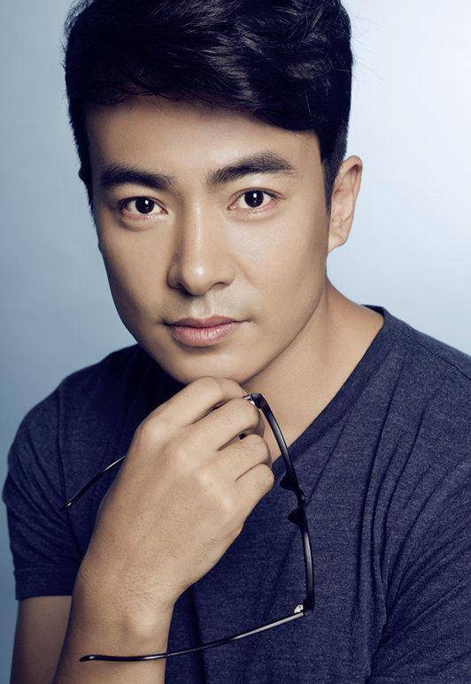 长相帅气迷人的5位男星,个个不炒作不滥情,堪称娱乐