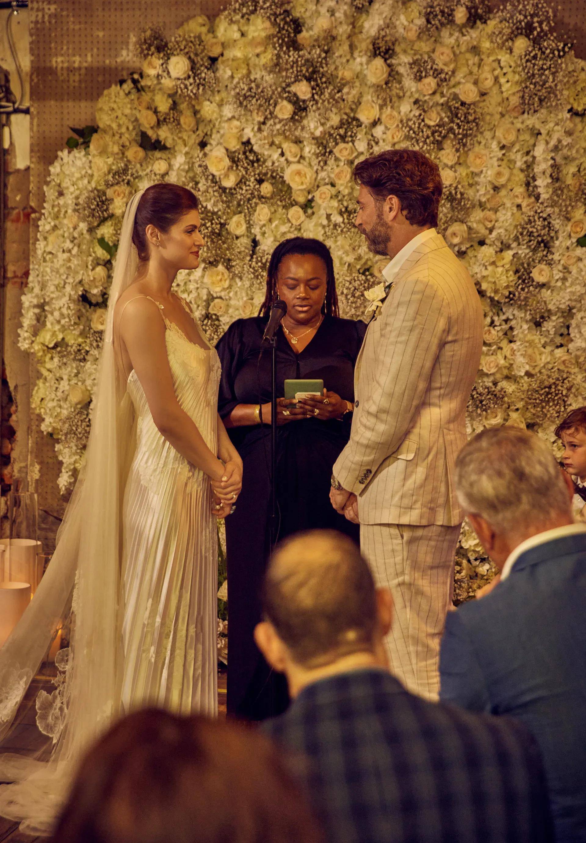 《致命女人》的"哈士奇美女"结婚了!