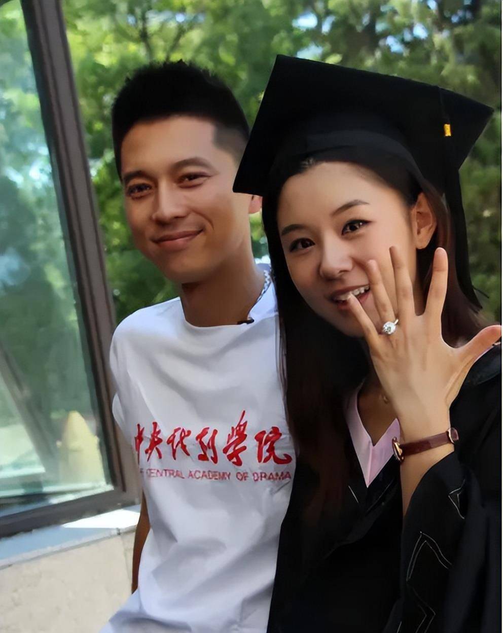 王雷在娱乐圈里不温不火,只因为他在另一个圈子里,正红到发紫_表演