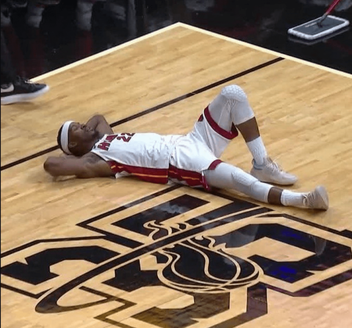 巴特勒狂砍56分3-1雄鹿,谦虚:我不在乎mvp 恩比德才是_热火_季后赛