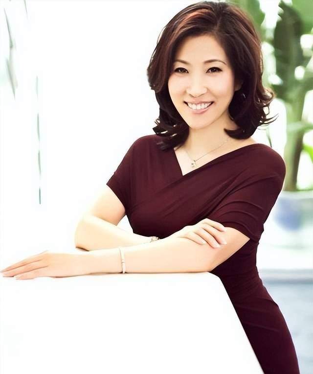 她是"人人喊打"的体操冠军,卷款44亿逃亡国外,装病不肯回来_吴冰_体育