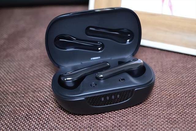 好工好料好耳机 TRIBIT趣倍 FlyBuds C2真无线蓝牙耳机